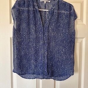 Sleeveless pretty blue